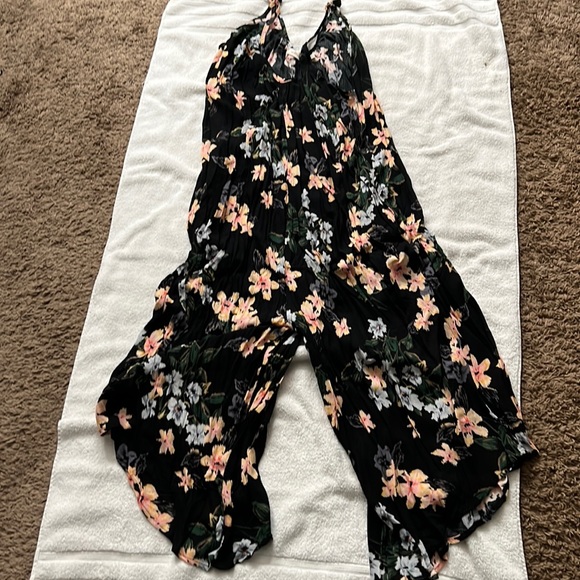 Size medium jumpsuit - Picture 1 of 1